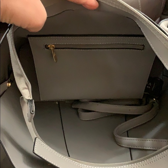 Purse $38 each on sale for $35 - Picture 4 of 8